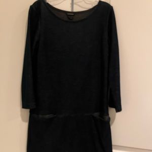 Club Monaco adorable and easy navy tunic
